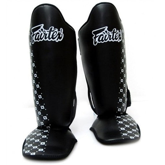 Protège-tibias avec pieds Boxe thai  Fairtex SP5 noir