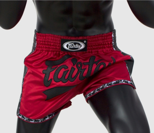 Short muay thai Fairtex rouge camo marquage noir