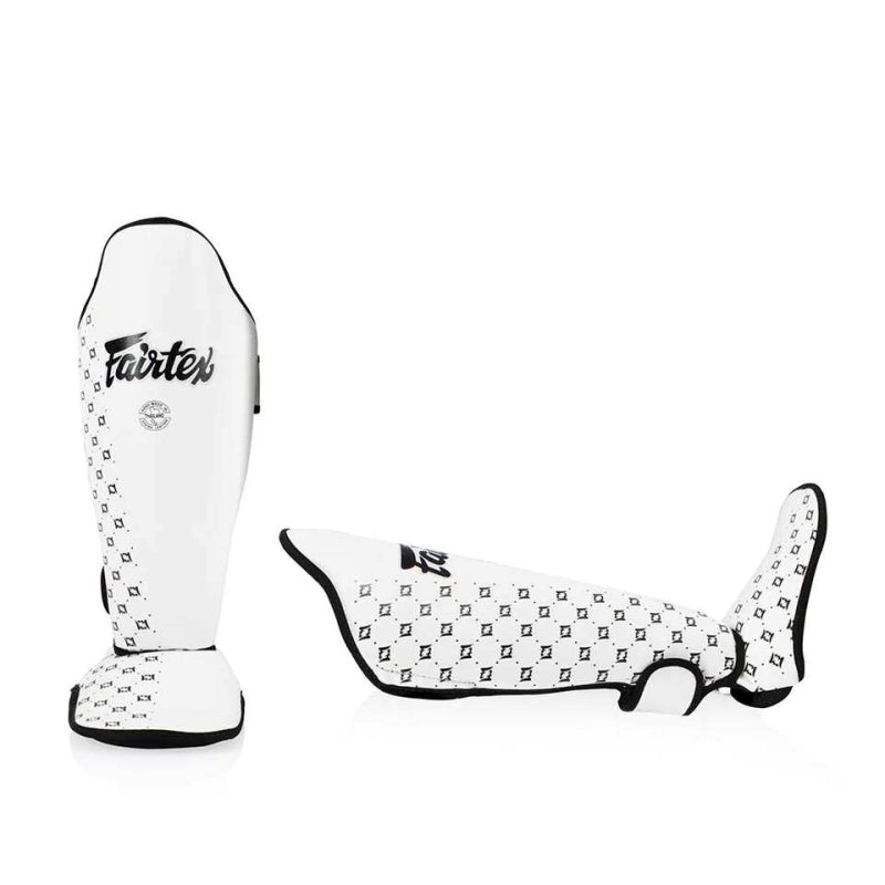 Protège-tibias avec pieds Boxe thai  avec pieds Fairtex SP5